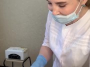 A man came unexpectedly during waxing, almost got on the master's robe 13/16