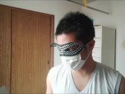 卑猥な表情で見つめているスケベな女子校生でオナニー