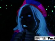 2 hot blondes share Halloween scare 15/16