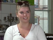 Natascha besorgt es sich gerne im Stehen 8/16