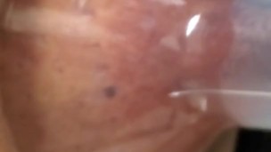 Ebony pumping clip