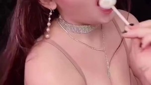 Lollypop suck 