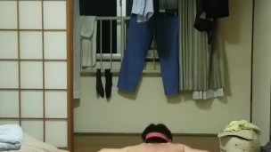 全裸トレーニングで汗だくアナル全開