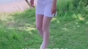 漂亮的白旗袍
