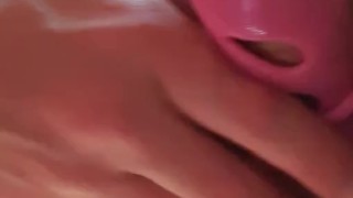 Dominação feminina escravo corno tomando 2 dildo