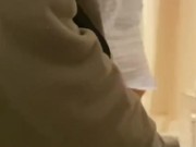 Me tiro a mujer de cornudo en el baño De casa mientras esposo escucha tras la puerta  3/16