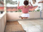 Casalinga depravata che oscilla senza mutandine su un'altalena VIDEO COMPLETO 14/16