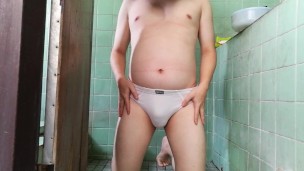 Play water time. (Watersport)