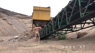 Outdoors Naked Dance 30-Day Challenge