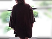 02 外から丸見えのバルコニーで見えないようにおっぱいとお尻を突き出す限界露出プレイ - Screenshot 6 of 16 - HD