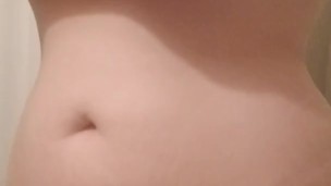 Milf with wet pussy shows off for you 