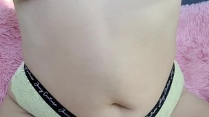 Pawg redhead teases her Nipples