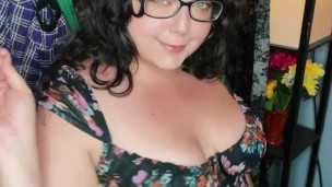 BBW Smokes a Cigarette & Jiggles 