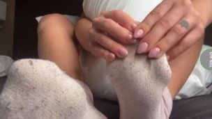 socken werden für dich langsam ausgezogen! was sind das für füsse ? leck die füsse! sexy füsse hot !