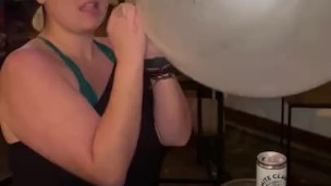 Buttplugbetty - Blow to pop at the bar