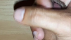 Me toco mi POLLA MORENA hasta VENIRME