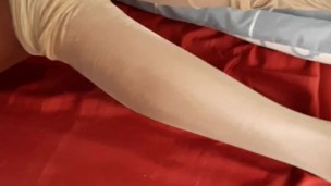 Ebony change her pantyhose 🥰