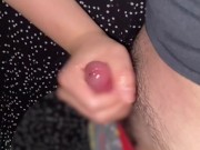 手コキシリーズです。我慢汁いっぱい垂らしちゃって気持ち良くなってます。 9/16