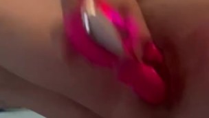 Milf squirting on toy 