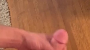 Jerking myself off, big load right on the flooor