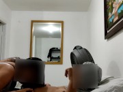 La chica de la habitación de al lado decide visitarme por la noche 4/16