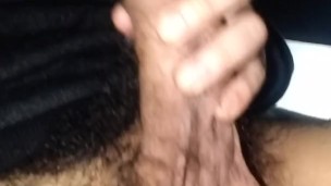 MASTURBANDOME RICO Y DE CERCA / CLOSE MASTURBATION