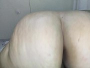 COGIENDO EL CULO GRAN BIEN RICO,CON LECHE EN SUS NALGAS. 11/16