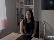 Emma mag viele Küsse und Streicheleinheiten 2/16