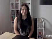 Emma mag viele Küsse und Streicheleinheiten 4/16