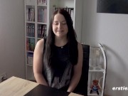 Emma mag viele Küsse und Streicheleinheiten 6/16