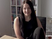 Emma mag viele Küsse und Streicheleinheiten 7/16