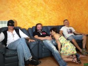 FemDom Teen Umilia Sfigato Coi Piedi Per Educarlo Foot Smelling Piedi Sudati Di Cattiva Ragazza 9/16