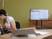 LOAN4K Ejecutivo de banco travieso se folla a una chica tetona que necesita dinero extra 7/16