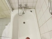 Huge cumshot in bathtub