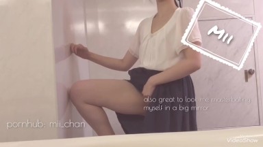 Masturbation of a HENTAI exhibitionist japanese girl who appeared in the public toilet