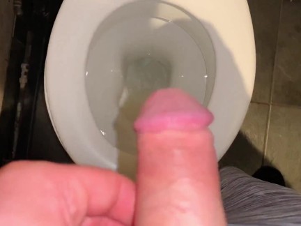 Desperate Pee 🇬🇧🇬🇧 Big Cock ! Public toilet