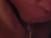 Mi me hace sexo oral y me hace venir a chorros 3/16