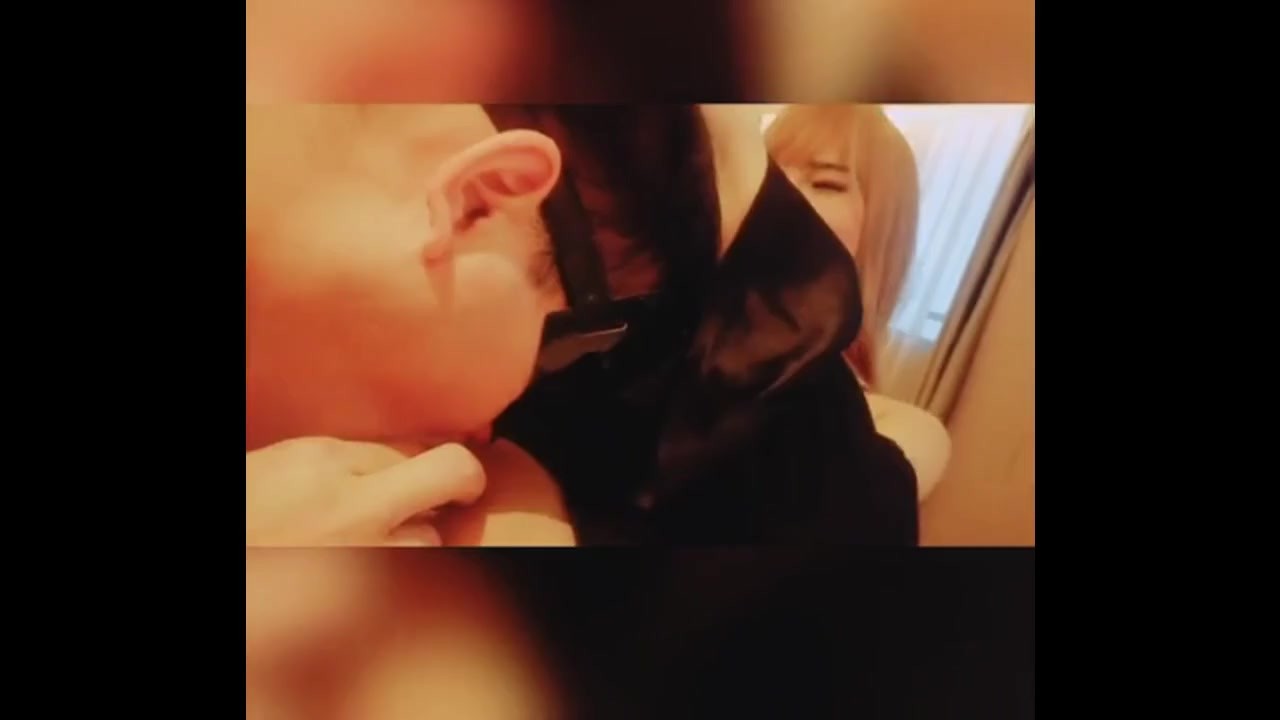 Asian Ladyboy é uma prostituta e coloca o pau do cliente em sua boca e bunda - Vídeo de sexo grátis - RedTube