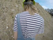 Un ouvrier m'attrape et me baise sur un chantier... Lily_Jack 3/16