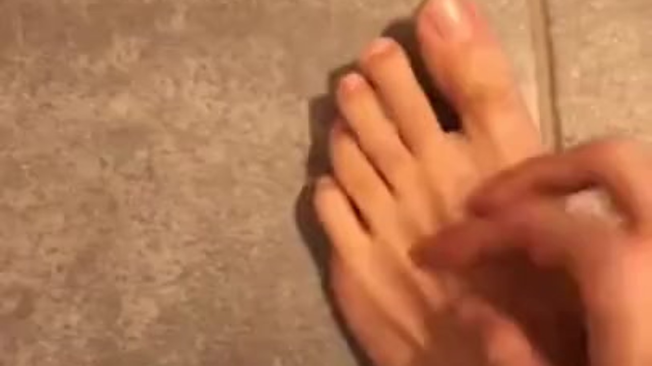 JERK OFF ON MY HUGE SMELL FEET! - Free Sex Video - RedTube