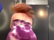 Sexy Thick Redhead Twerking 