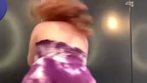 Sexy Thick Redhead Twerking 