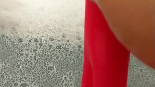 MILF cums in bathtub
