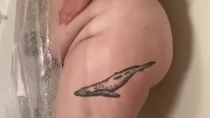 JERK OFF ENCOURAGEMENT- Cute BBW in Shower