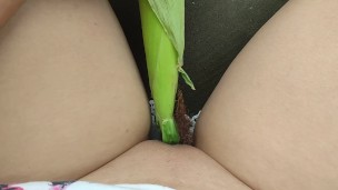 Anna Perv play whith corn when ride car