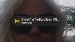 Sexy smoking Ms.Jade