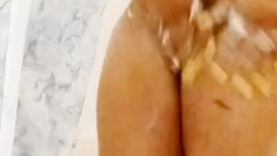PUSSY PLAY IN THE SHOWER