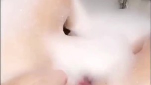 BATHTUB TUG | Snapchat Brit WANKS in the BATH