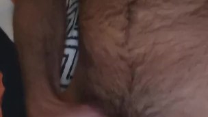 Hairy Daddy cums a lot of sperm!