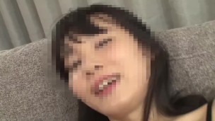 巨乳ニューハーフが喘ぎながらオナニーで勢いよく射精する